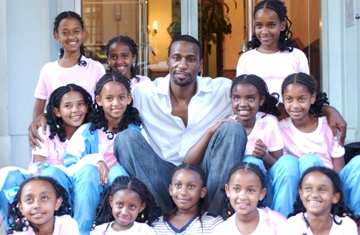 Mesgana Dancers Arrive in New York