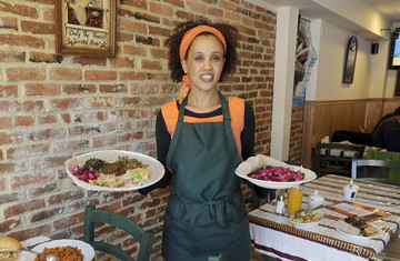 Simple Menu Offers Inexpensive Feast at Elfegne Ethiopian Cafe