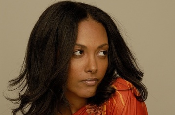 Grammy-Nominated Singer Looks Forward to Motherhood