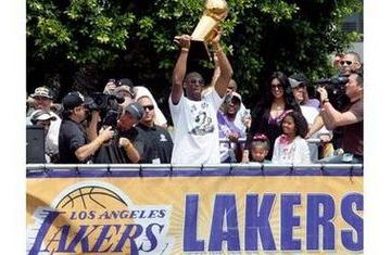 Cabbie from Lakers riot gets $10K donation