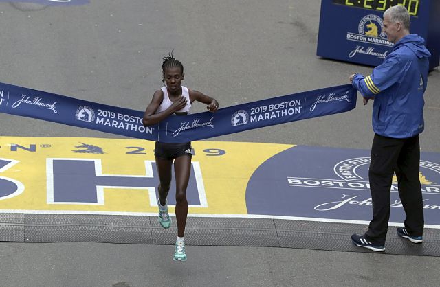 Worknesh Degefa Wins Boston Marathon
