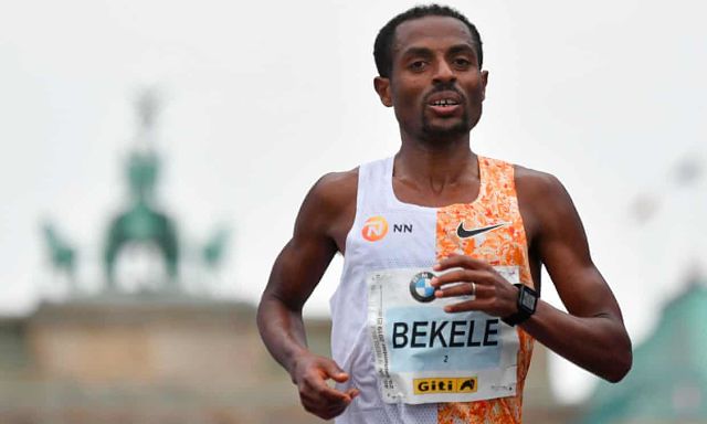 Kenenisa vs. World Record Holder in UK