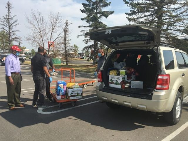 In Canada, EthioCare Volunteers Help Church Members After COVID-19 Outbreak