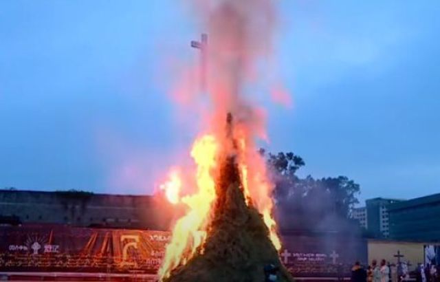 In Pictures: Ethiopians Celebrate Meskel